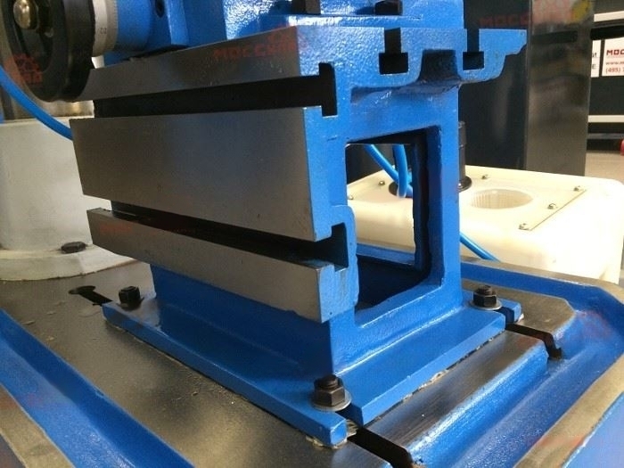 Радиально-сверлильный станок DM 20