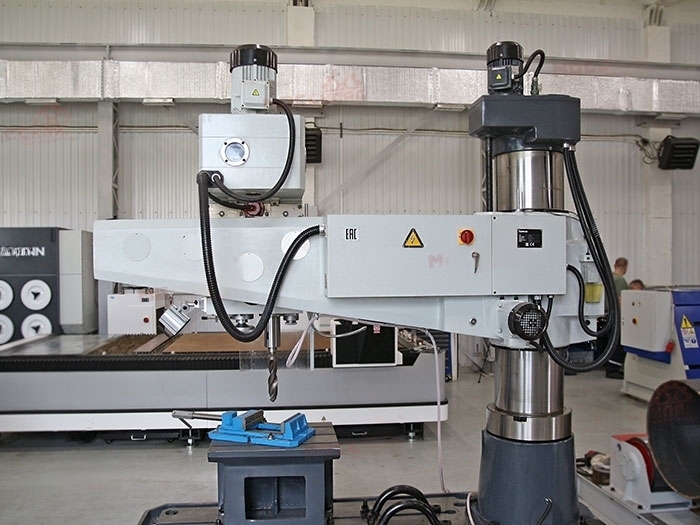 Радиально-сверлильный станок FR 5016