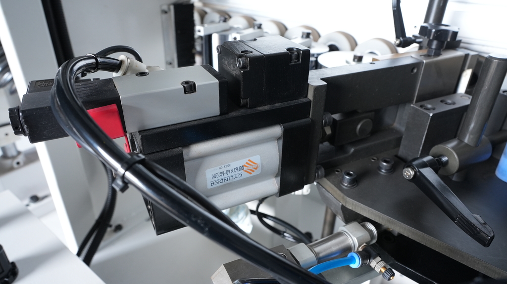 Автоматический кромкооблицовочный станок ALTESA ADVANTAGE 5000F EVO