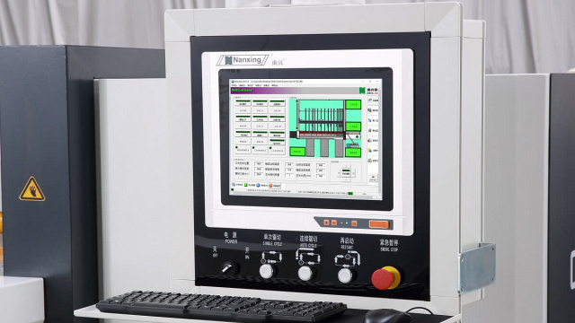 Форматно-раскроечный центр с ЧПУ Nanxing NPC 330