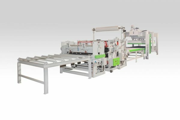 Линия облицовки (каширования) плитных материалов на основе плоского горячего пресса KP4/1