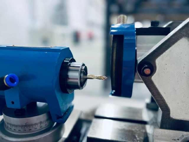 Станок для заточки концевых фрез IRONMAC M 115