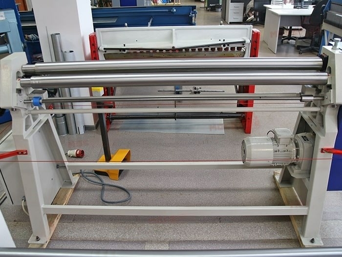 Вальцы с электроприводом Bendmak CY 70-15/1.2М