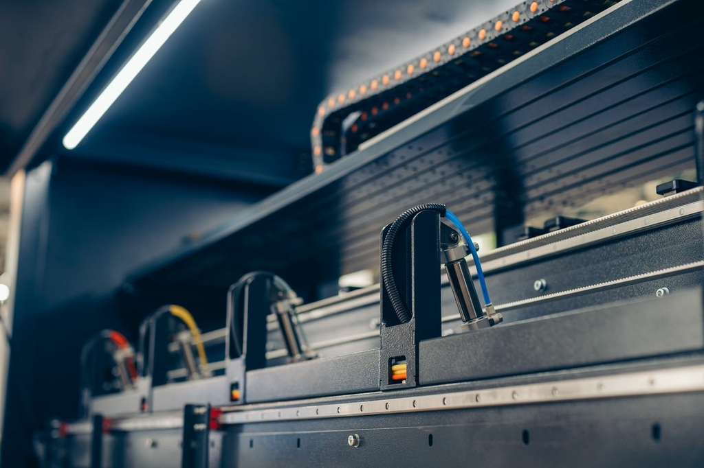 Автоматический станок для резки и рилевки картона NEOBOX 10