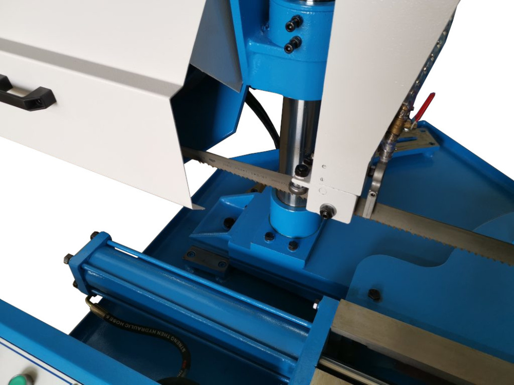 Полуавтоматический ленточнопильный станок с поворотной рамой MetalCraftGZ4230