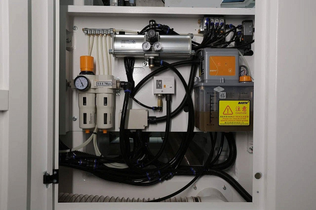 Сверлильно-присадочный центр с ЧПУ Nanxing ND612CT