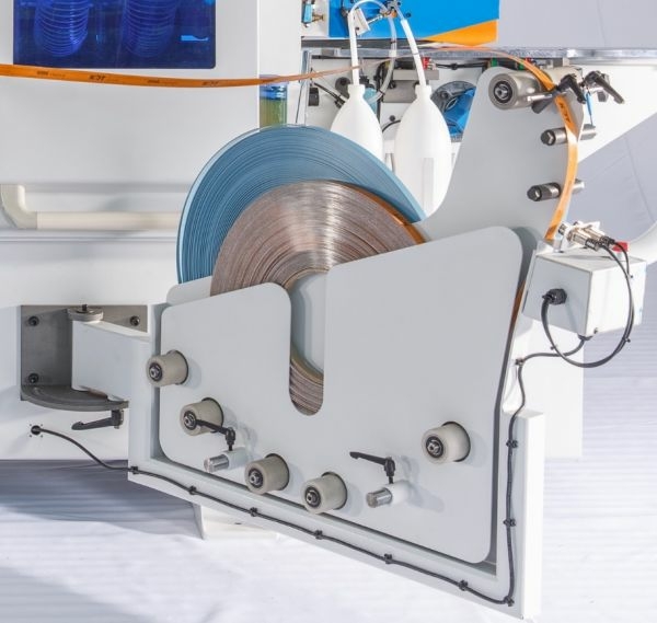 Автоматический кромкооблицовочный станок KDT KE-496GH