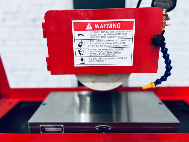 Плоскошлифовальный заточной станок c электроприводом IRONMAC 250D