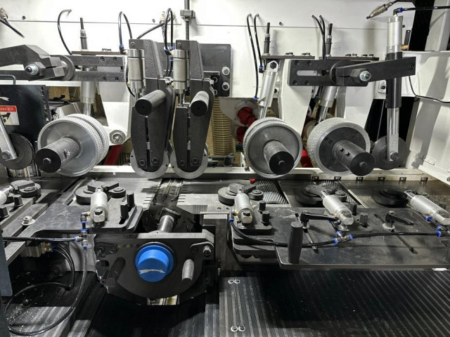 Четырехсторонний продольно-фрезерный станок QUADRO 726 SAW Ultra