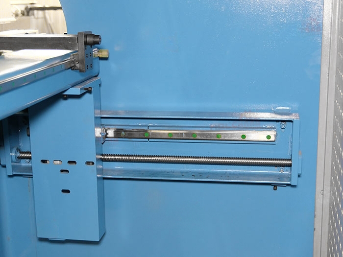 Гидравлический гибочный пресс PBH63/2500 с ЧПУ E22