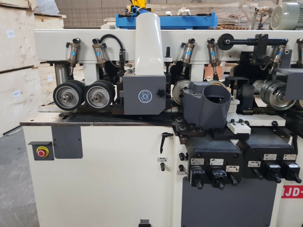 Четырехсторонний деревообрабатывающий станок Ltt HJD-M413Е