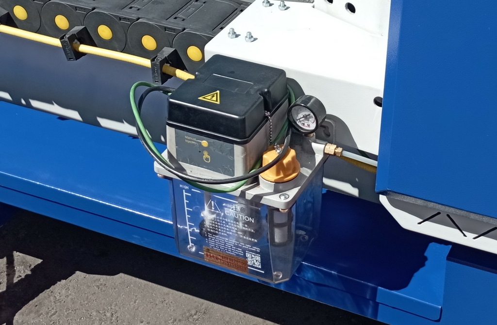 Оптоволоконный лазерный станок для резки металла Ltt 3015B (1000)