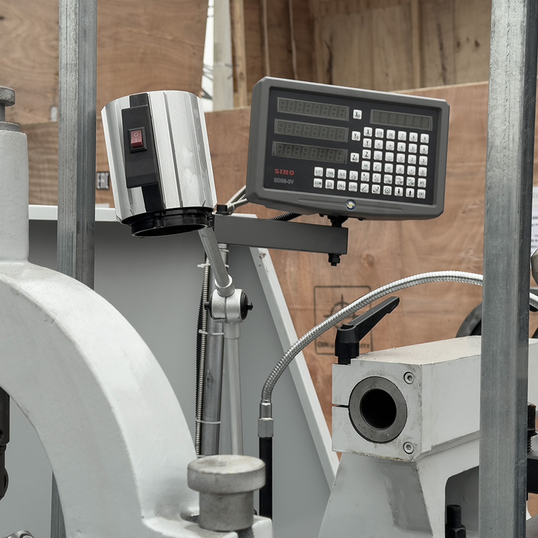 Универсальный токарный станок Proma SPV-1500/660