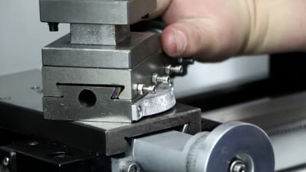 Токарный настольный станок Visprom SPV-180x300 (39001200)