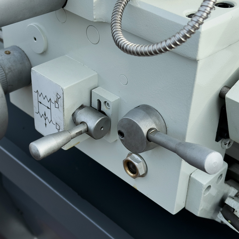 Универсальный токарный станок с УЦИ Proma SPZ-1000