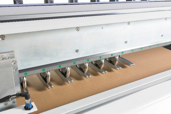 Автоматический резательно-рилёвочный станок Q-BOX