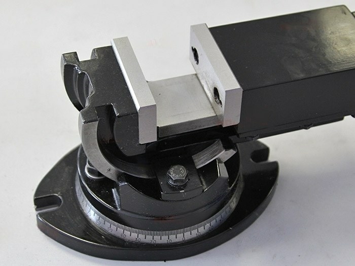 Двухосевые поворотные станочные тиски ZAS 75