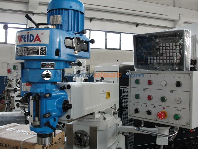 Универсальный фрезерный станок Weida X6332C