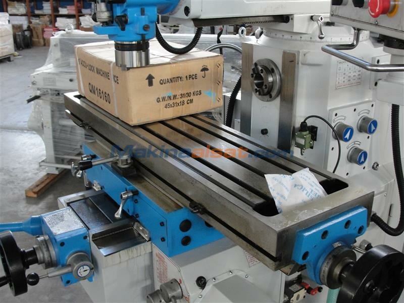 Универсальный фрезерный станок Weida X6332C