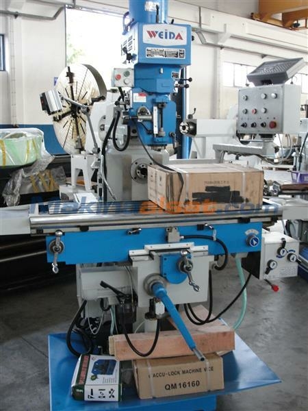 Универсальный фрезерный станок Weida X6332C