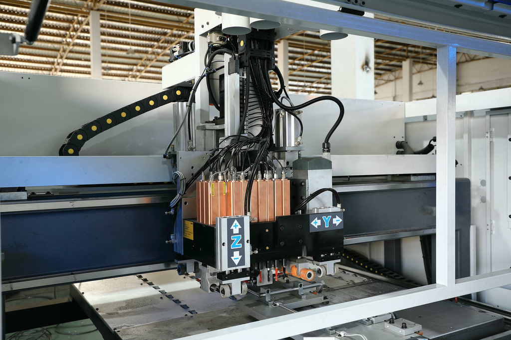 Сверлильно-присадочный центр с ЧПУ JIYU CD-612