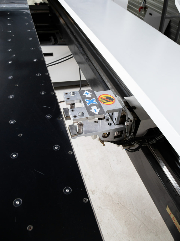 Сверлильно-присадочный центр с ЧПУ JIYU CD-612B