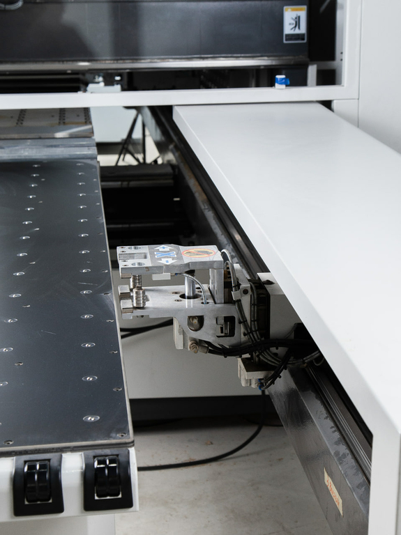 Сверлильно-присадочный центр с ЧПУ JIYU CD-612B