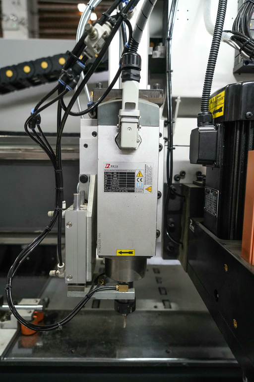 Сверлильно-присадочный центр с ЧПУ JIYU CD-612B