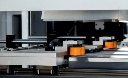 Сверлильно-присадочный центр с ЧПУ JIYU CD-612US