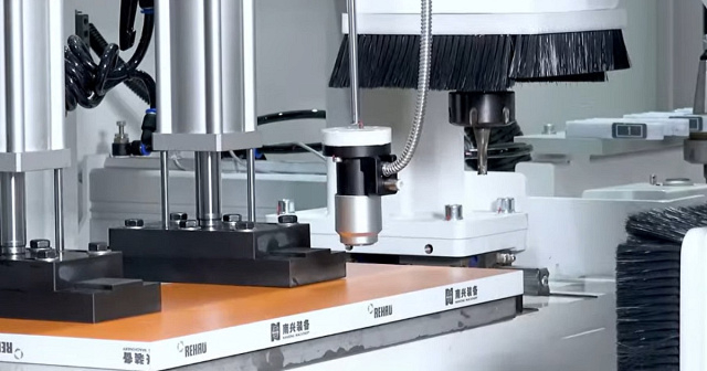 Сверлильно-фрезерный центр с ЧПУ Nanxing NCB2808