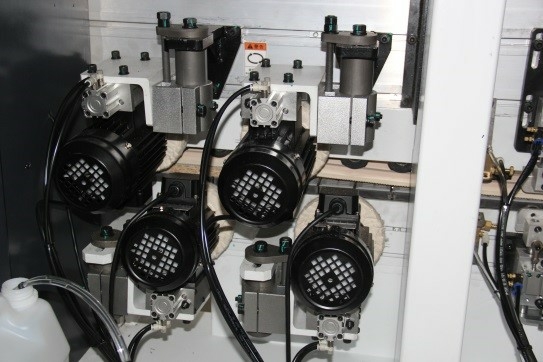 Кромкооблицовочный автоматический станок  BJD F832JSR