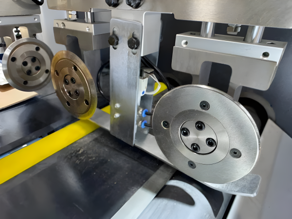 Резательно-рилёвочный станок KDT WG8C1