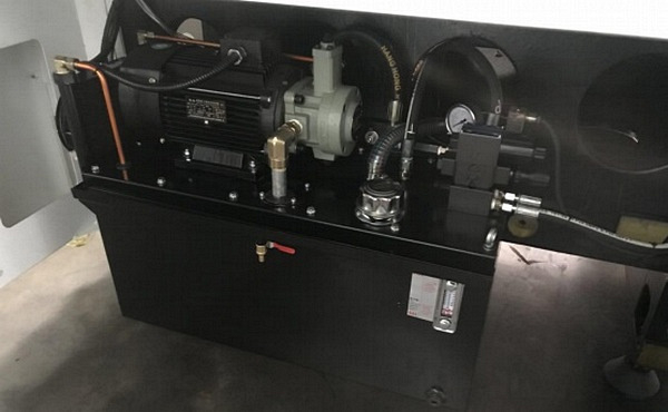 Токарный станок с наклонной станиной с ЧПУ IRONMAC ITX-408 HCNC