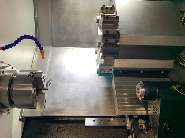 Токарный станок с наклонной станиной с ЧПУ SPECTR TL-200