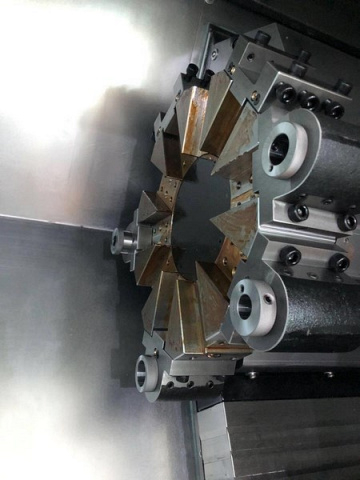 Токарный станок с наклонной станиной с ЧПУ SPECTR TL-200