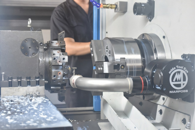 Токарный центр с наклонной станиной и приводным инструментом 45/500S+