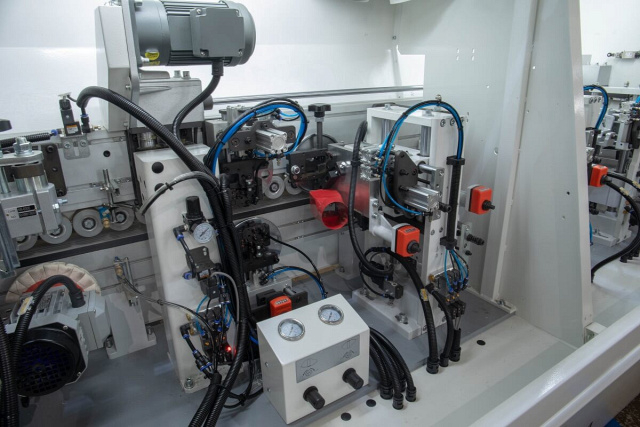 Автоматический кромкооблицовочный станок Nanxing NB875