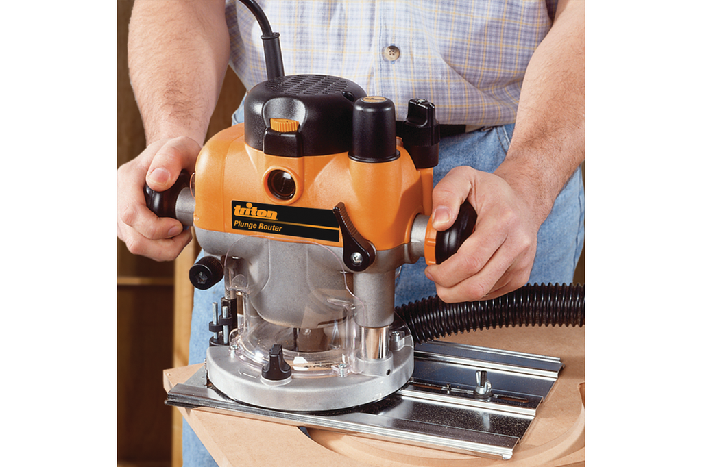 TRITON TRA001 Двухрежимный погружной фрезер с микролифтом 2400 Вт (TR203224)