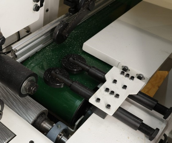 Автоматический станок для вырезки дефектов и торцовки QUADRO SpeedCut 200