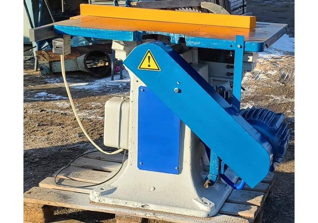 Циркулярный станок Ц6-2 б/у (Диаметр пилы 400 мм., P=4 кВт, M=500 кг, Россия)