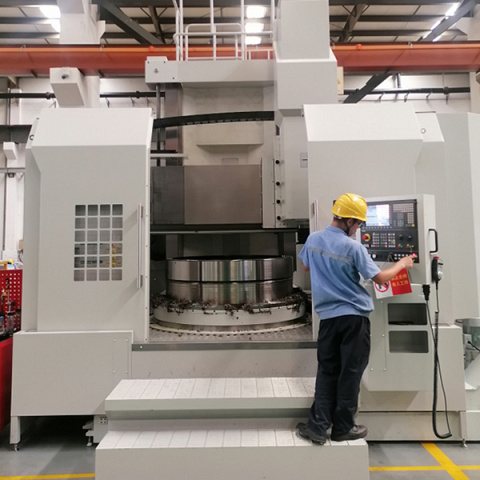 Вертикальный токарный станок с ЧПУ KVT60