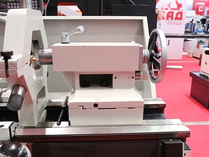 Токарный станок по металлу с УЦИ TU500B/1000