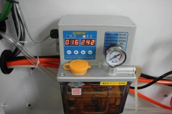 Автоматический сверлильно-присадочный станок с чпу WoodTec HBM 611L