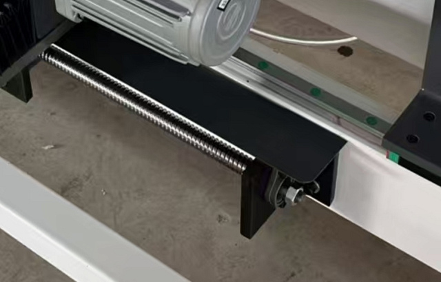 Токарный станок с ЧПУ с автоматической сменой инструмента ECOWOOD 12D2