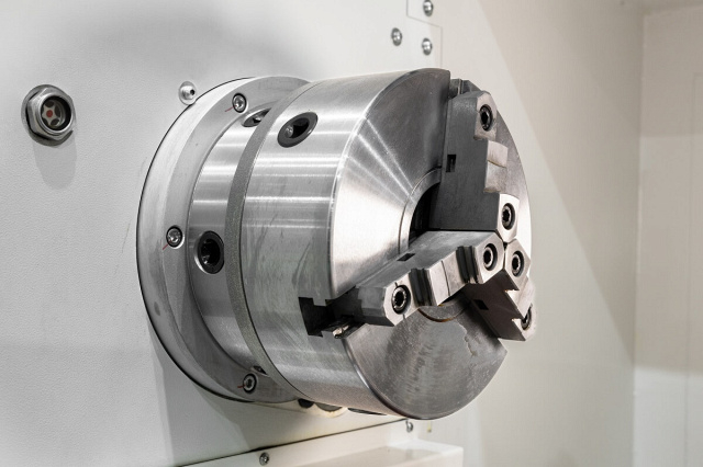 Токарный станок с ЧПУ KE63/1500 Fanuc