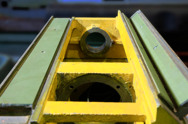 Универсальный круглошлифовальный станок UNIVEQ UGU 2075H