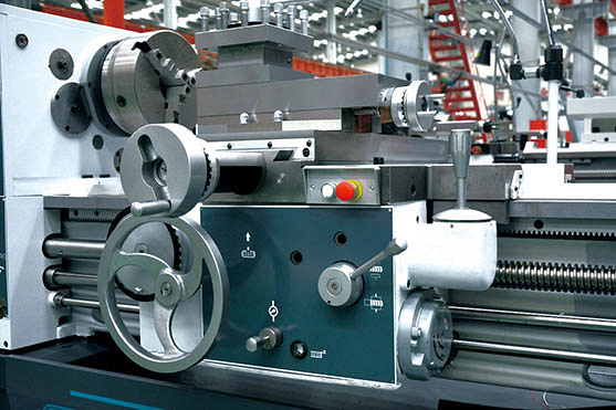 Токарный станок DMTG CW6263E