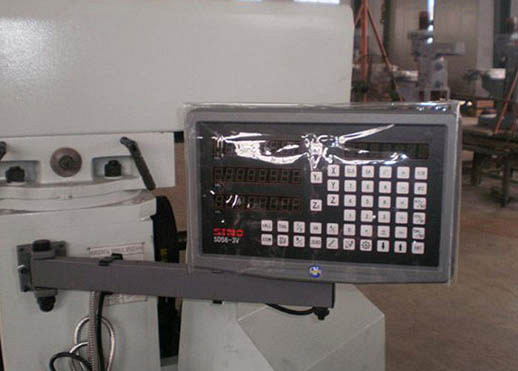 Токарный станок DMTG CW6263E