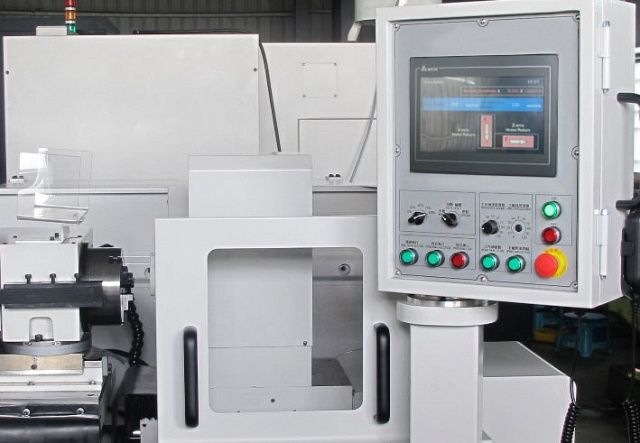 Универсальный круглошлифовальный станок Spitzen SUG-50NC2