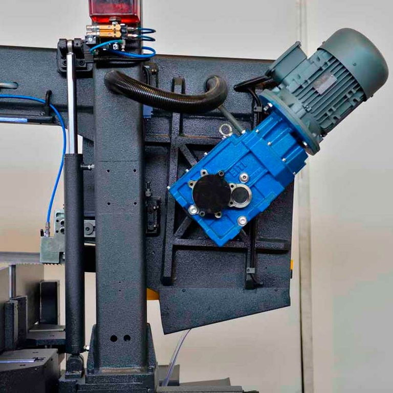 Ленточнопильный станок Beka-Mak BMSO 540CGH NC